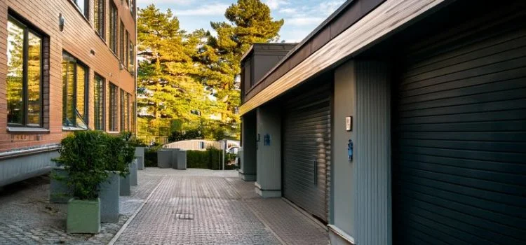 . Renovera Foreningens Garage och Parkeringshus x