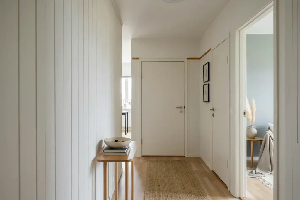 l genhetsrenovering med nya golv listverk och innerd rrar i sundbyberg stockholm
